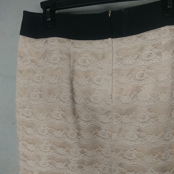 Champagne tiered-lace pencil skirt - Picture 5 of 6